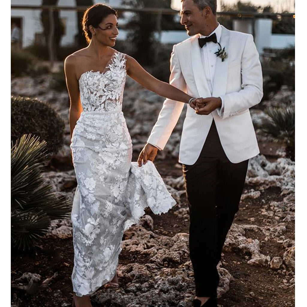 Charming One Shoulder Backless Lace Mermaid Sleeveless Wedding Dresses Charming One Shoulder Backless Lace Mermaid Sleeveless Wedding Dresses